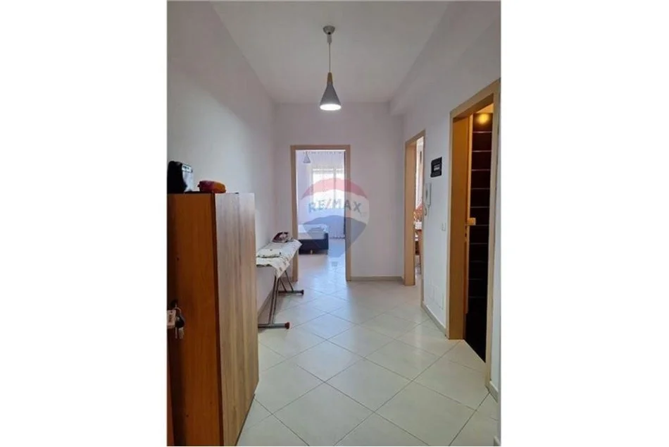 Tirane, jepet me qera apartament 1+1 , 67 m² 450 € (Astir, Shqipëri)