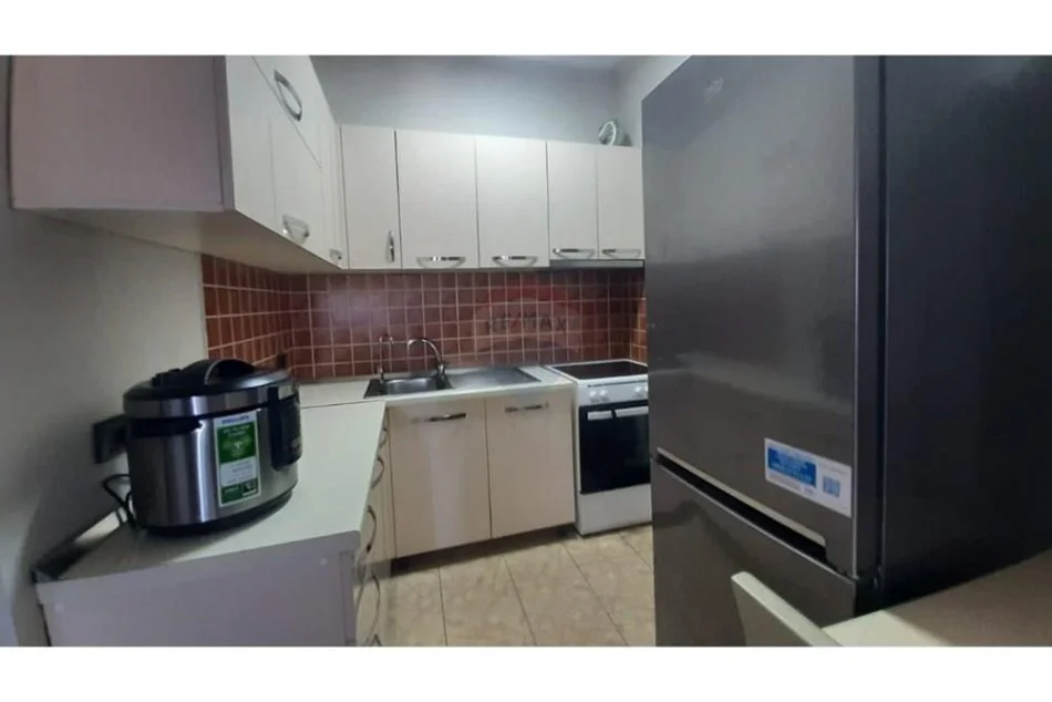 Tirane, jepet me qera apartament 2+1 Kati 6, 67 m² 550 € (Brryli)