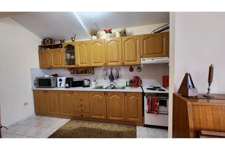Tirane, shitet apartament 3+1 , 140 m² 155.000 € (Porcelan - Sheshi Shtrauz)