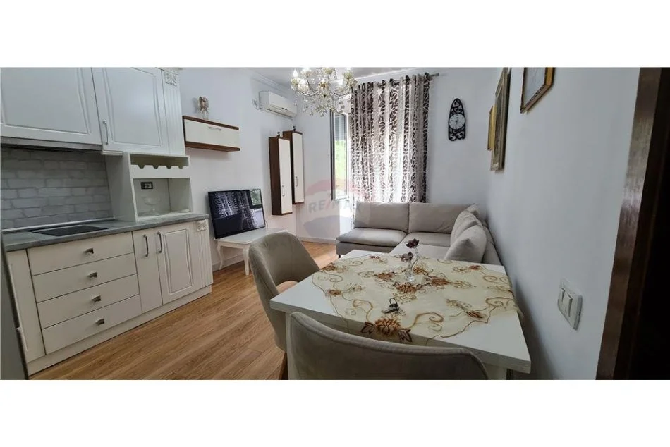 Tirane, jepet me qera apartament 2+1+Ballkon Kati 2, 74 m² 750 € (Shallvaret, Myslym Shyri)