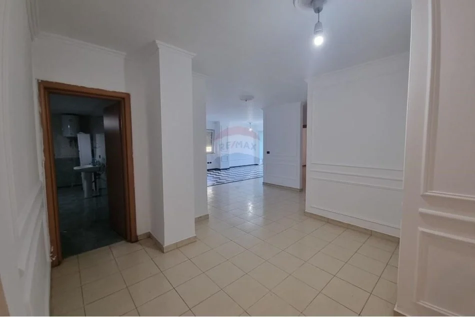 Tirane, shitet apartament 2+1 Kati 4, 150 m² 272.000 € (APARTAMENT 2+1+2 PER SHITJE TE MARTENITETI TE RI)