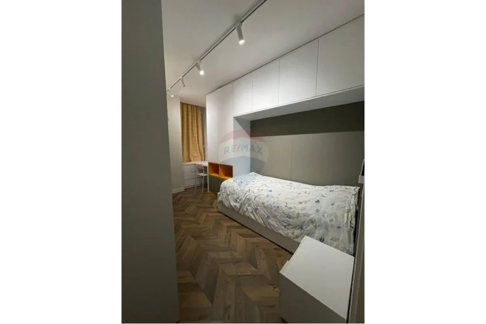 Tirane, jepet me qera apartament 2+1 Kati 8, 95 m² 700 € (Don Bosko)