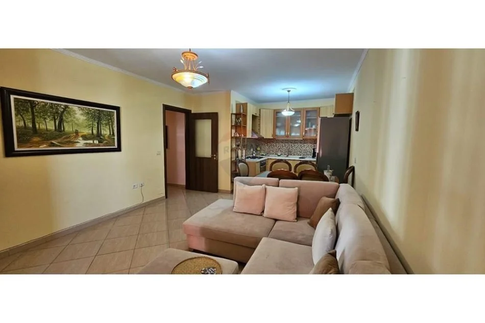 Shqiperi, jepet me qera apartament 1+1+Aneks+Ballkon Kati 6, 70 m² 500 € (Treni - Bulevardi i Ri)