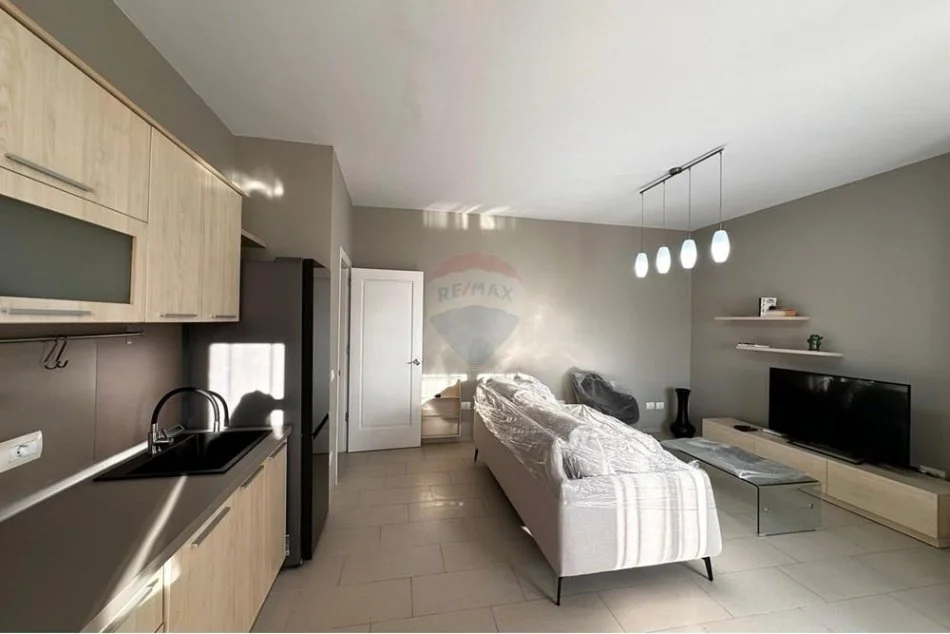 Tirane, jepet me qera apartament 1+1 Kati 5, 85 m² 800 € (Myslym Shyri,)