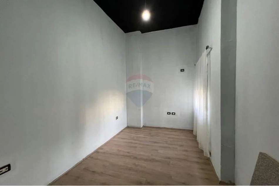 Tirane, jepet me qera 3+1 , 450 € (Bllok)