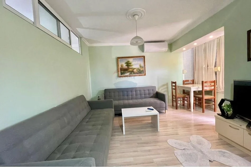 Shqiperi, shitet apartament 2+1 Kati 2, 50 m² 103.000 € (Shkolla e Baletit - Tregu Elektrik,)
