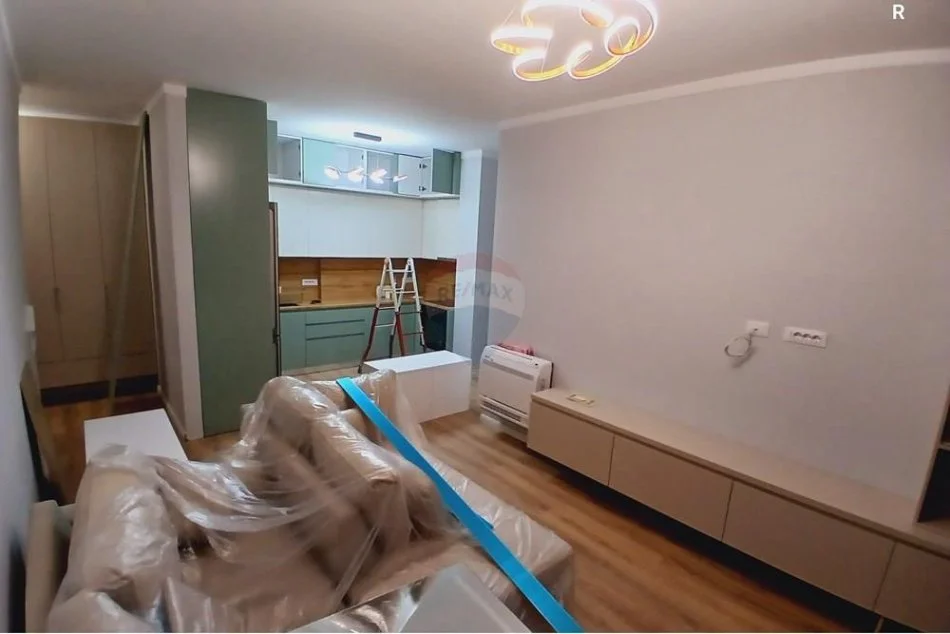 Tirane, jepet me qera apartament 2+1 Kati 4, 90 m² 650 € (Karl Gega - Treni - Bulevardi i Ri)