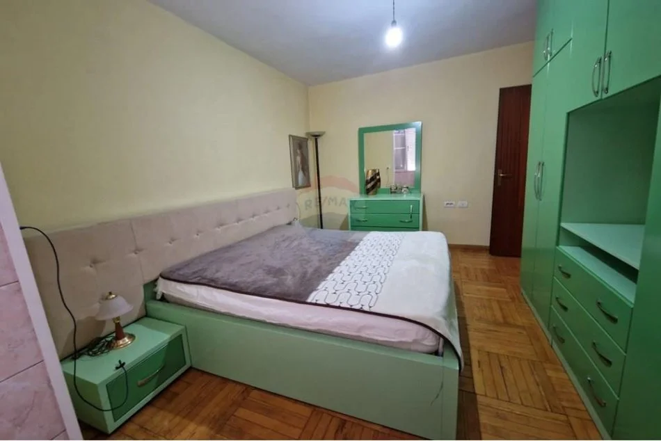Tirane, jepet me qera apartament Kati 3, 75 m² 450 € (Porcelan - Oxhaku)