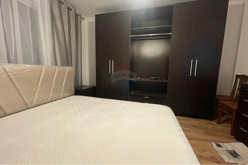 Tirane, jepet me qera 1+1 Kati 6, 60 m² 650 € (Komuna e Parisit, Shqipëri)