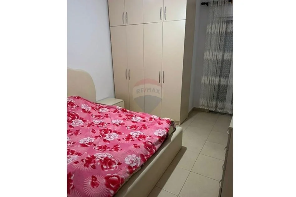 Tirane, jepet me qera apartament 1+1 , 500 € (Don Bosko)