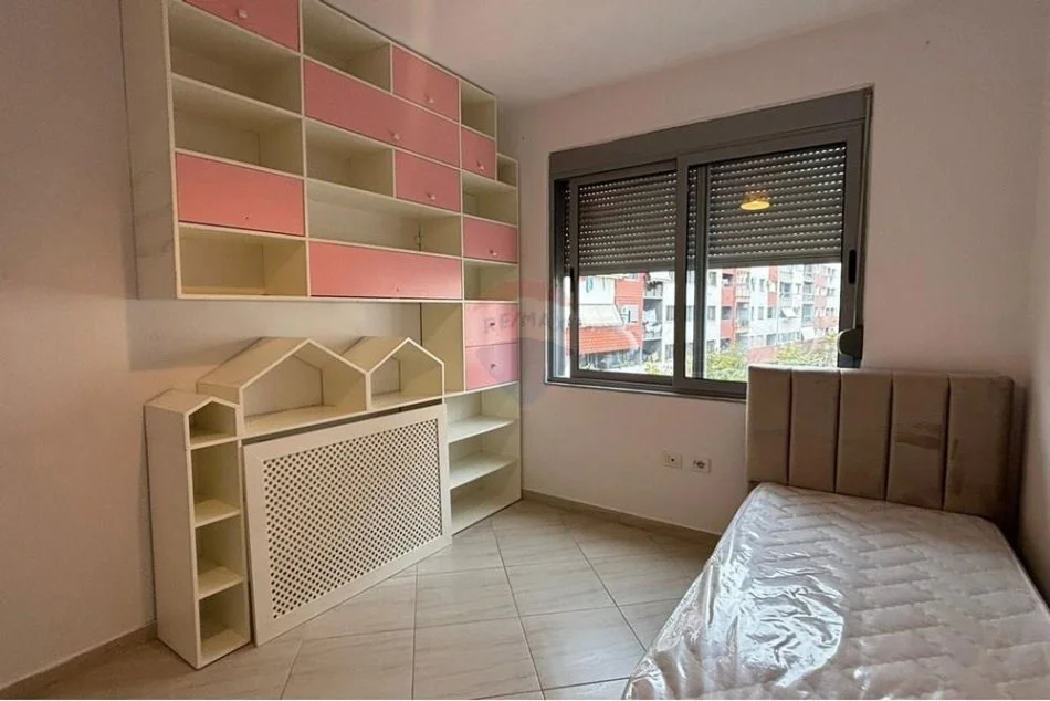 Tirane, jepet me qera apartament 2+1 Kati 3, 102 m² 450 € (Astir)