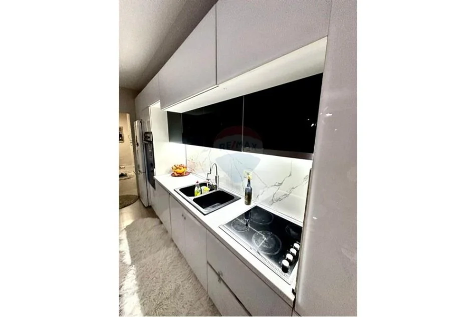 Tirane, shitet apartament 1+1 Kati 9, 70 m² 170.000 € (Komuna e Parisit,)