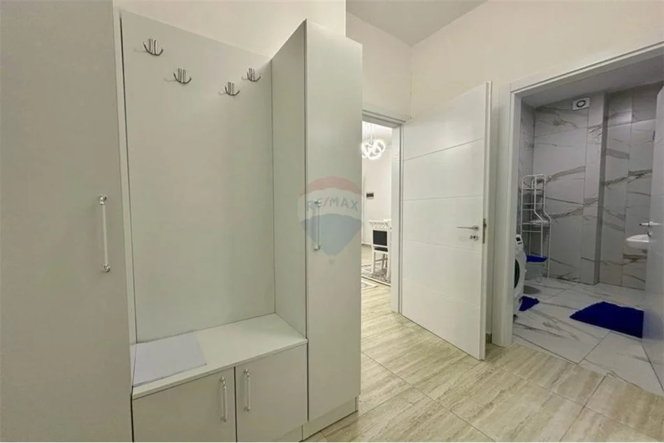 Tirane, jepet me qera apartament 2+1 Kati 4, 105 m² 600 € (Fusha e Aviacionit, Shqipëri)