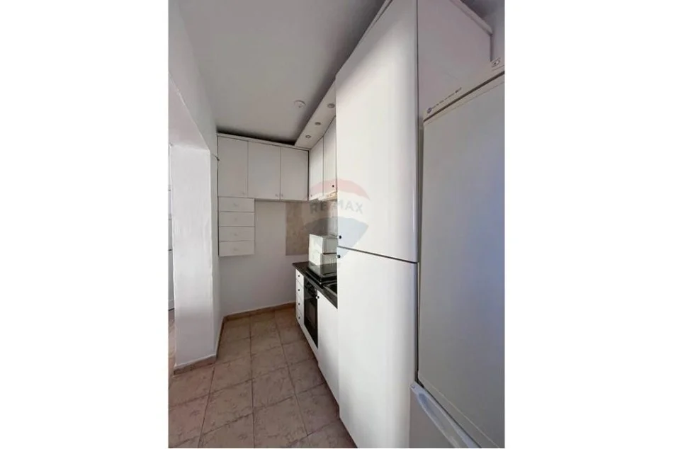 Tirane, jepet me qera apartament 3+1 Kati 5, 83 m² 4.550 € (Apartament 3+1 per qira prane Gjimnazit Partizani)