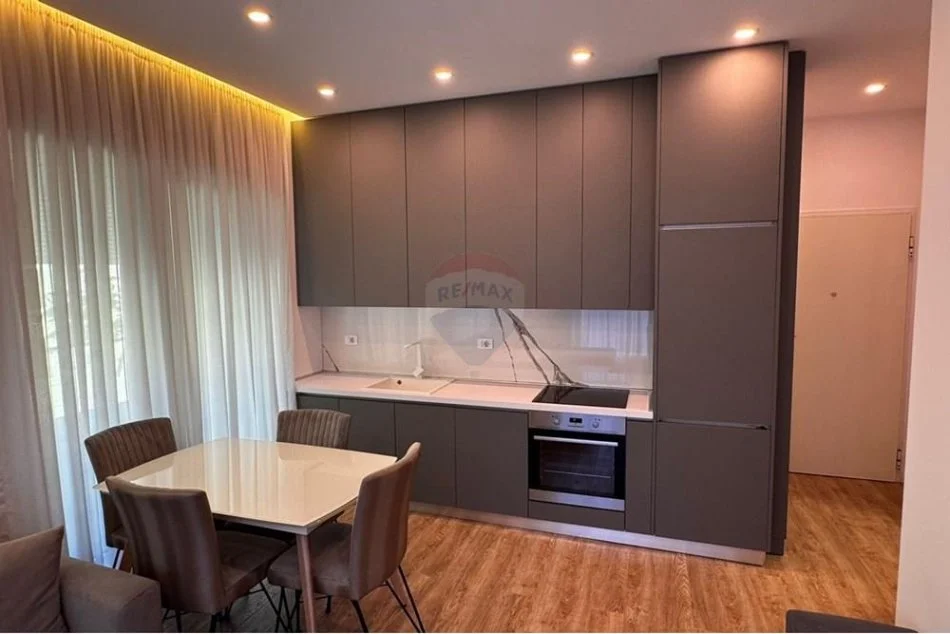Tirane, shitet apartament 1+1 , 61 m² 115.000 € (Ali Demi)