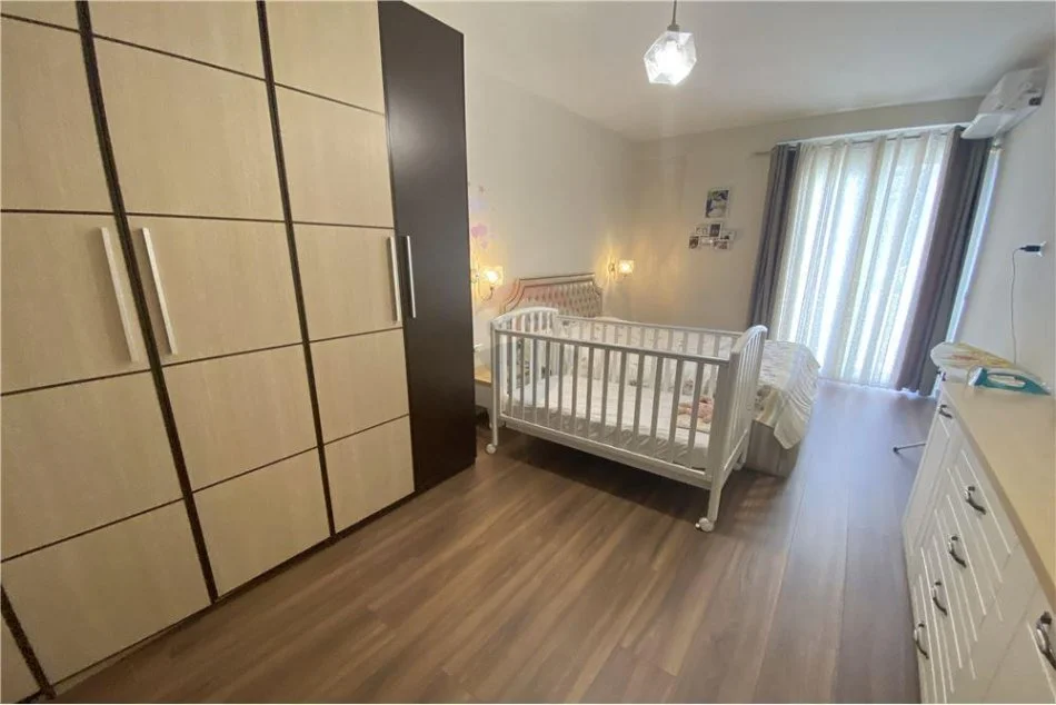 Tirane, jepet me qera apartament 2+1 Kati 2, 111 m² 800 € (Komuna Parisit)