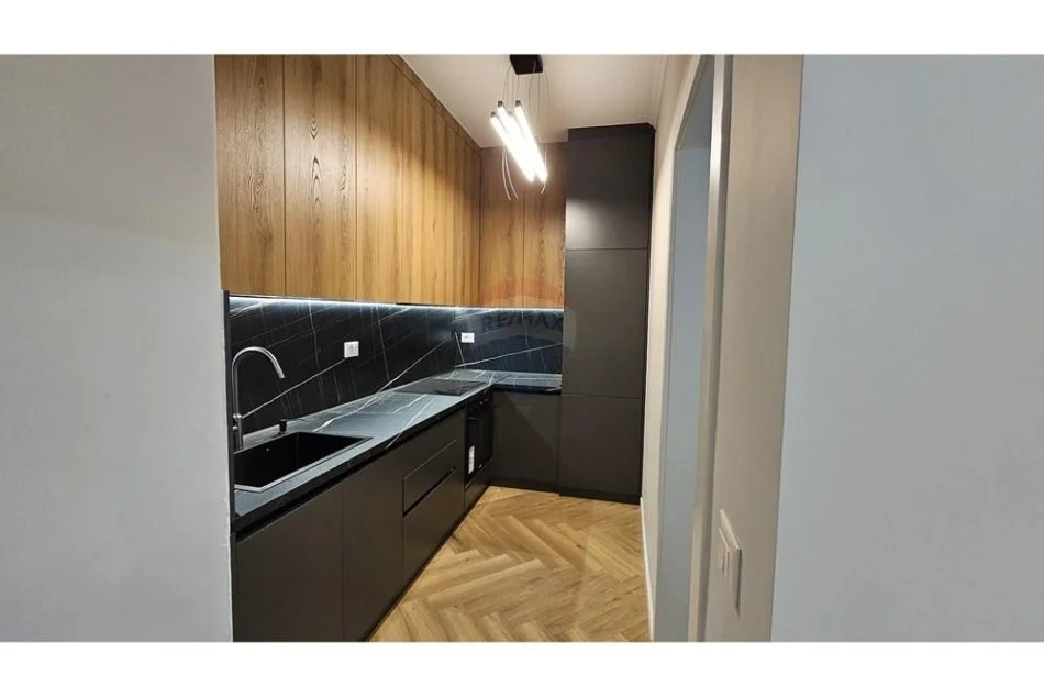 Tirane, jepet me qera apartament 1+1 Kati 3, 64 m² 700 € (Pazari i Ri)