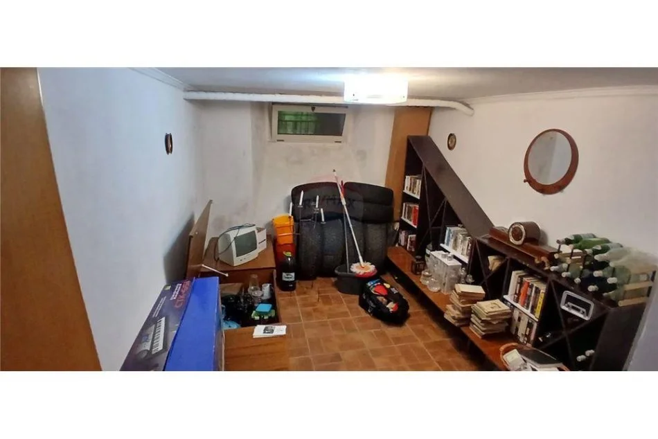 Tirane, jepet me qera Kati -1, 38 m² 200 € (STADIUMI DINAMO)