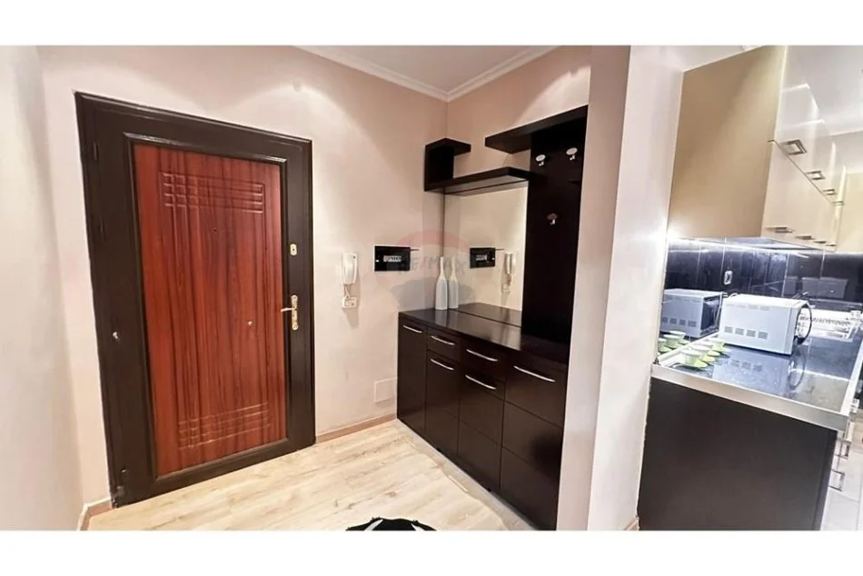 Tirane, jepet me qera apartament 2+1 , 700 € (Kodra e Diellit)