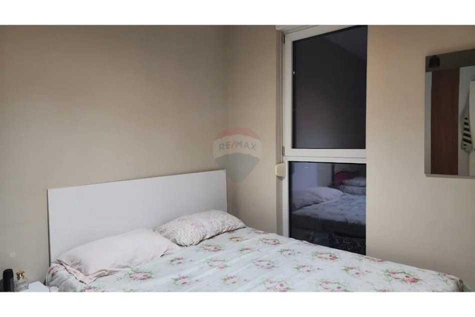 Tirane, jepet me qera apartament 1+1 Kati 4, 56 m² 500 € (Stacioni i Trenit)