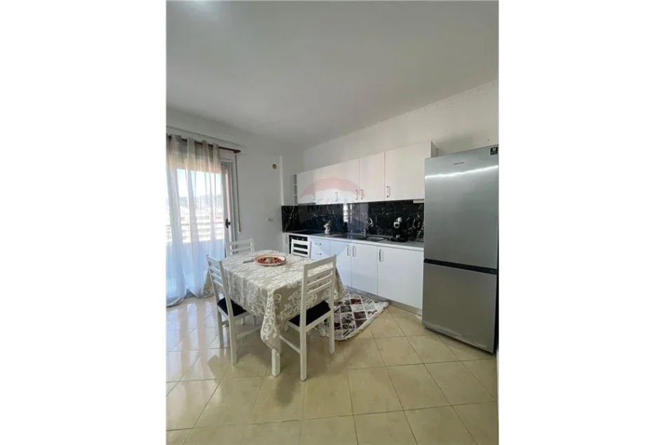 Vlore, jepet me qera apartament 2+1 Kati 9, 80 m² 370 € (Transballkanike)