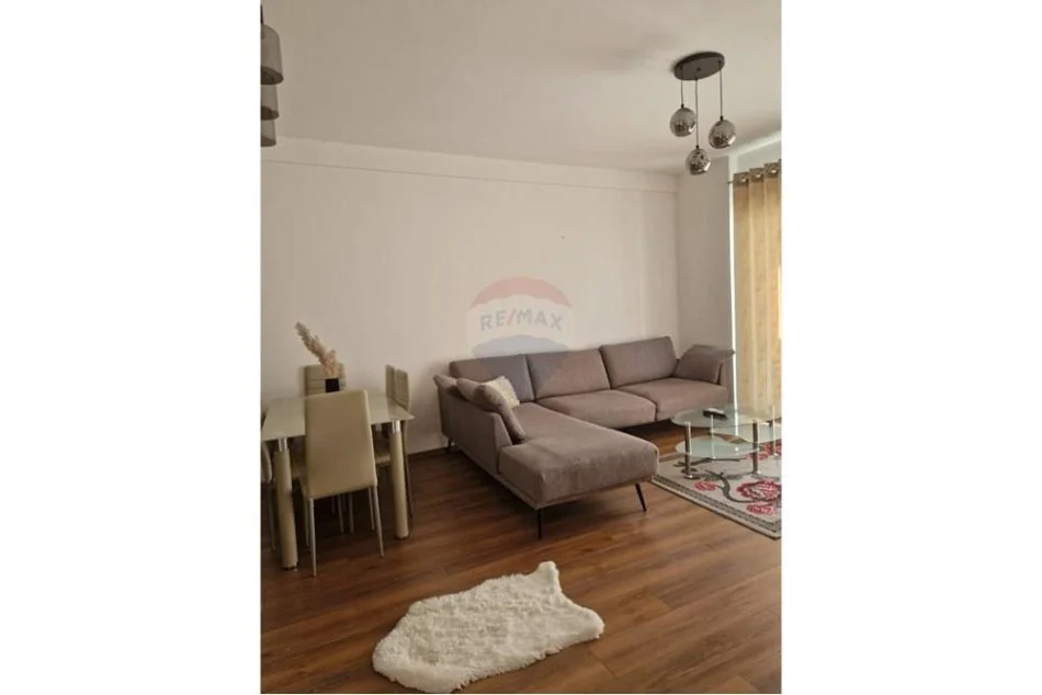Tirane, jepet me qera apartament 1+1 Kati 9, 83 m² 550 € (Rruga e Dibrës - Farmacia 10)