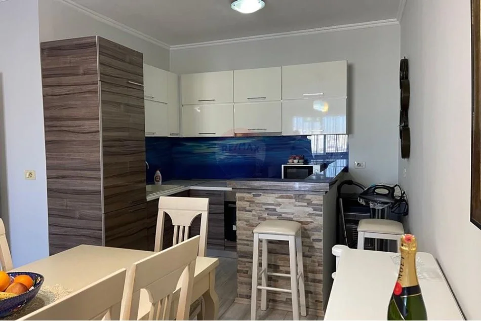 Tirane, jepet me qera apartament 2+1 , 105 m² 650 € (Tirana e Re - Liqeni i Tiranës)