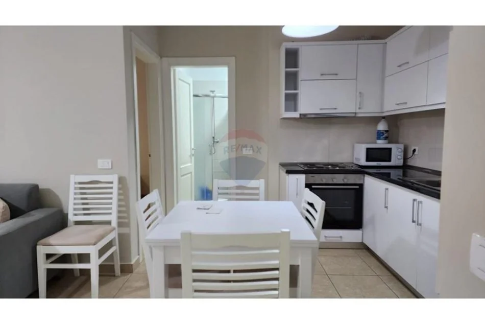 Tirane, jepet me qera apartament 1+1 Kati 5, 73 m² 650 € (Kompleksi Delijorgji)