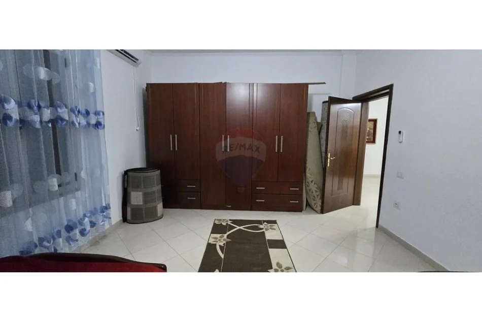 Tirane, jepet me qera apartament 3+1 , 177 m² 650 € (Selite, Tirane)