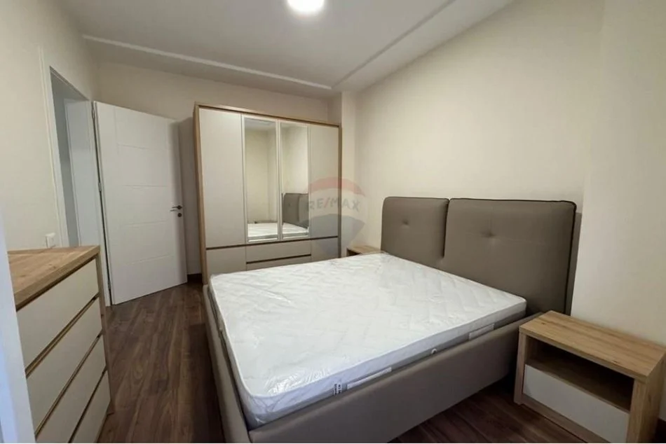 Tirane, jepet me qera apartament 2+1+Ballkon Kati 3, 80 m² 700 € (Myslym Shyri)