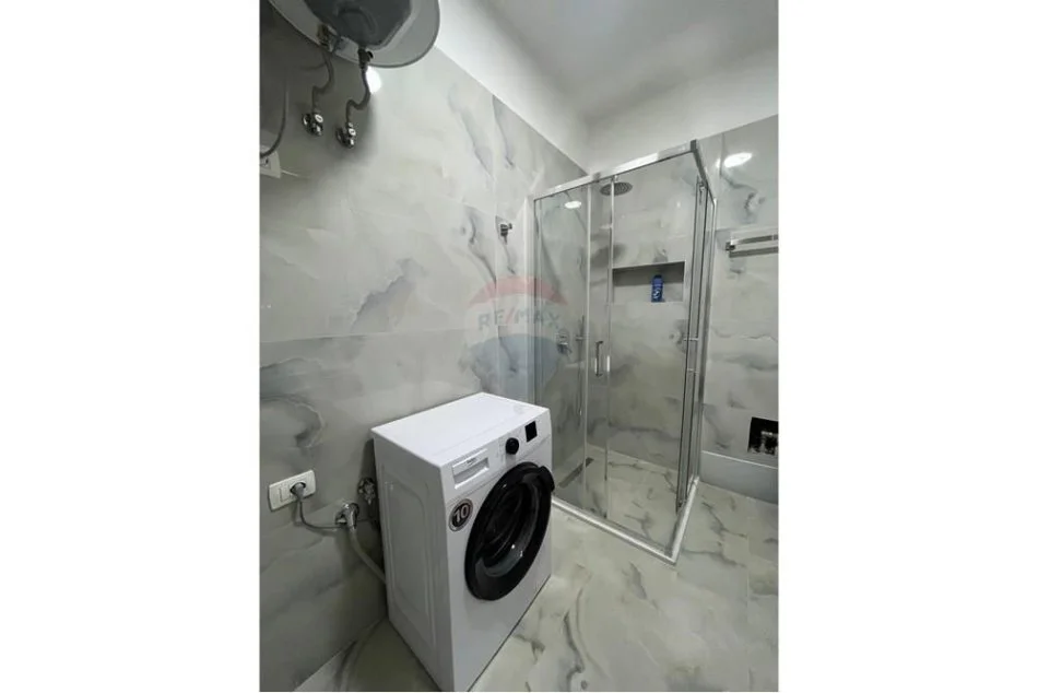 Tirane, jepet me qera apartament 1+1 Kati 4, 45 m² 550 € (Rruga Nikolla Tupe - Bllok)