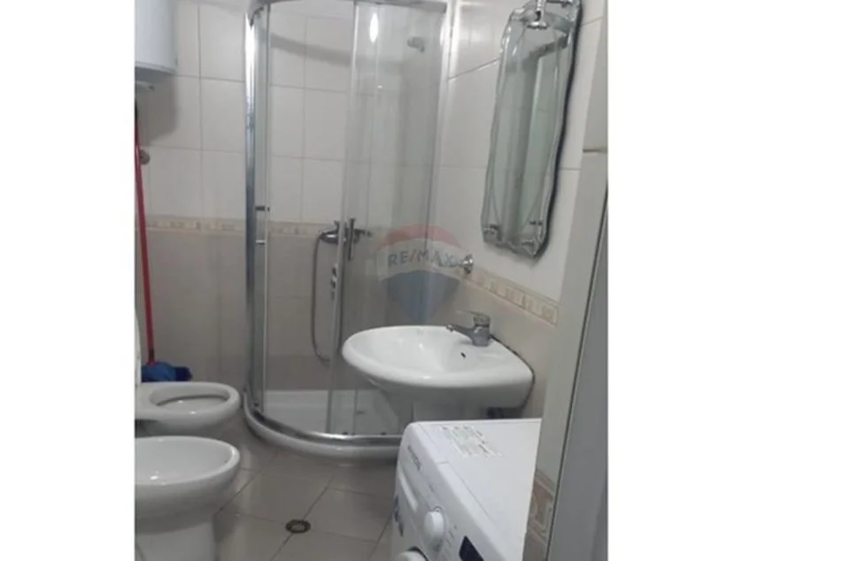 Tirane, jepet me qera apartament 1+1 Kati 4, 55 m² 500 € (Tirana e Re - Sheshi Willson,)