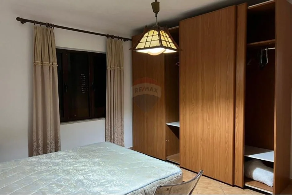 Tirane, jepet me qera apartament 3+1 Kati 3, 97 m² 600 € (perballe Hotel Colosseo - Rruga e Durrësit,)