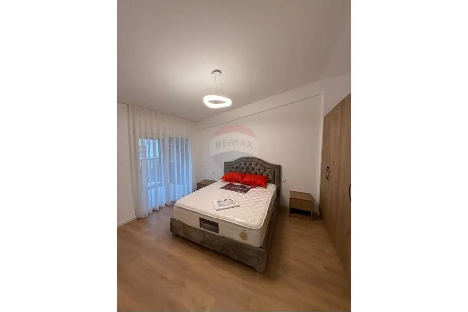 Tirane, jepet me qera 1+1 Kati 4, 73 m² 480 € (astir)
