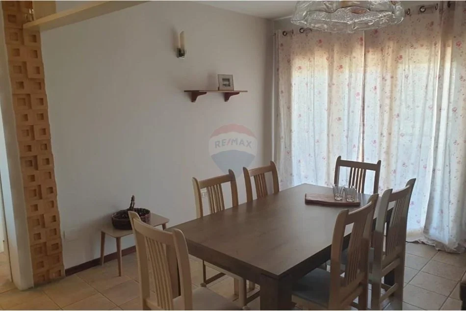 Tirane, jepet me qera apartament Dublex Kati 6, 265 m² 1.000 € (bllok)