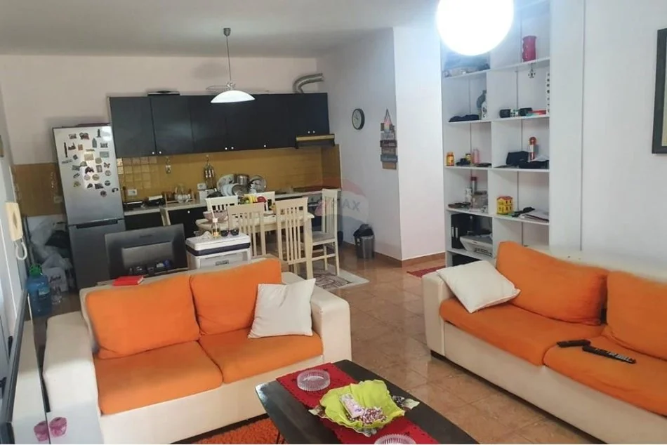 Tirane, jepet me qera apartament 2+1 , 101 m² 550 € (Pazari i Ri - ATSH)