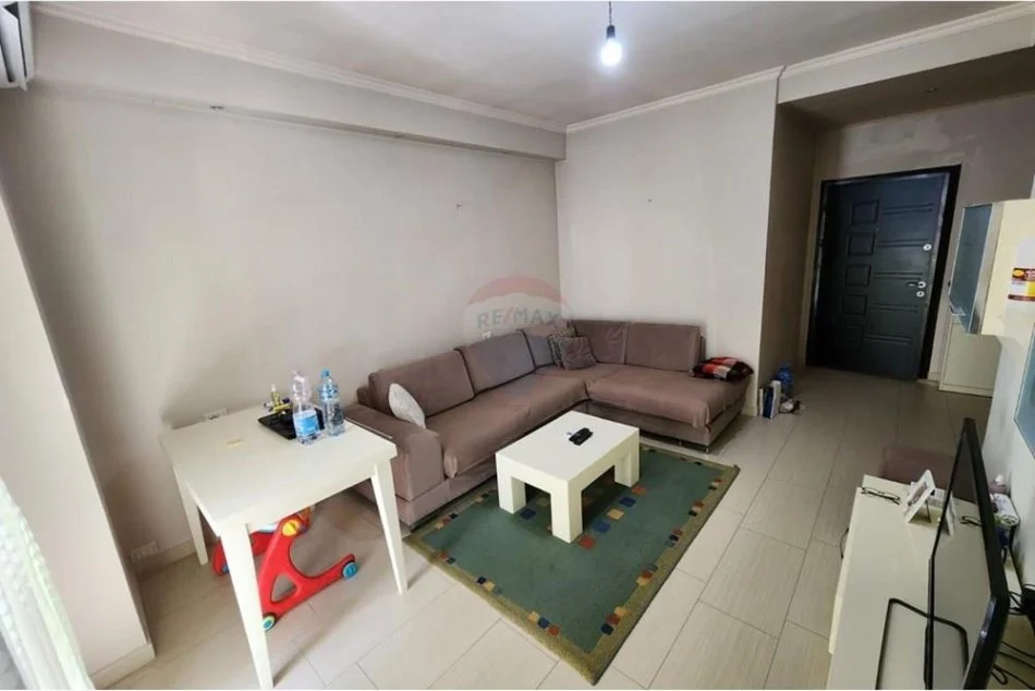 Tirane, shitet 2+1+Ballkon Kati 4, 81 m² 100.000 € (3 Deshmoret Yzberisht)
