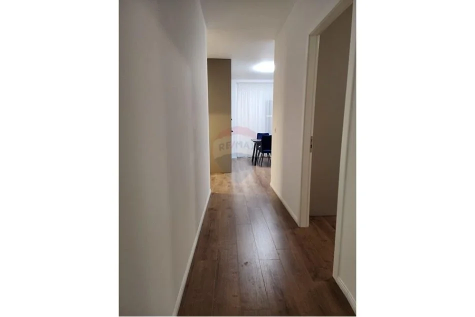 Tirane, jepet me qera apartament 2+1 , 85 m² 900 € (kopshti botanik)