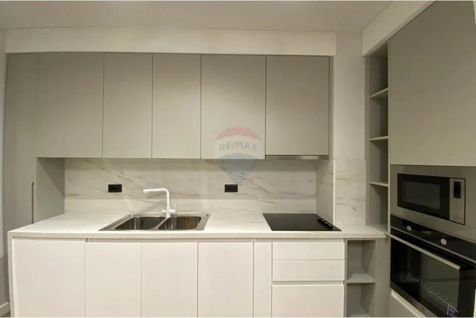 Tirane, jepet me qera apartament 2+1 , 95 m² 1.400 € (rruga kosovareve)