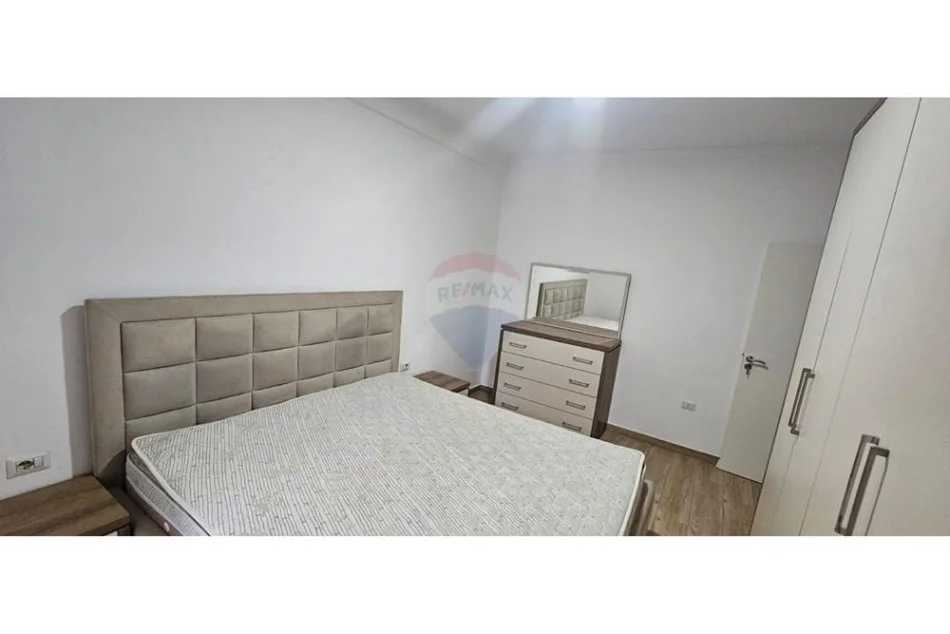 Tirane, jepet me qera apartament 1+1 Kati 3, 90 m² 500 € (Tregu i Madh - Rruga 5 Maji, Shqipëri)