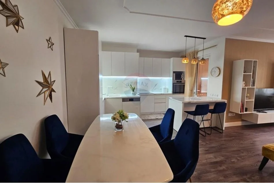 Tirane, jepet me qera apartament 2+1 Kati 2, 115 m² 1.200 € (Apartament 2+1 per qira tek Rruga e Kosovareve!)