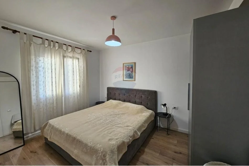 Tirane, jepet me qera 1+1 Kati 3, 60 m² 700 € (Myslym Shyr)