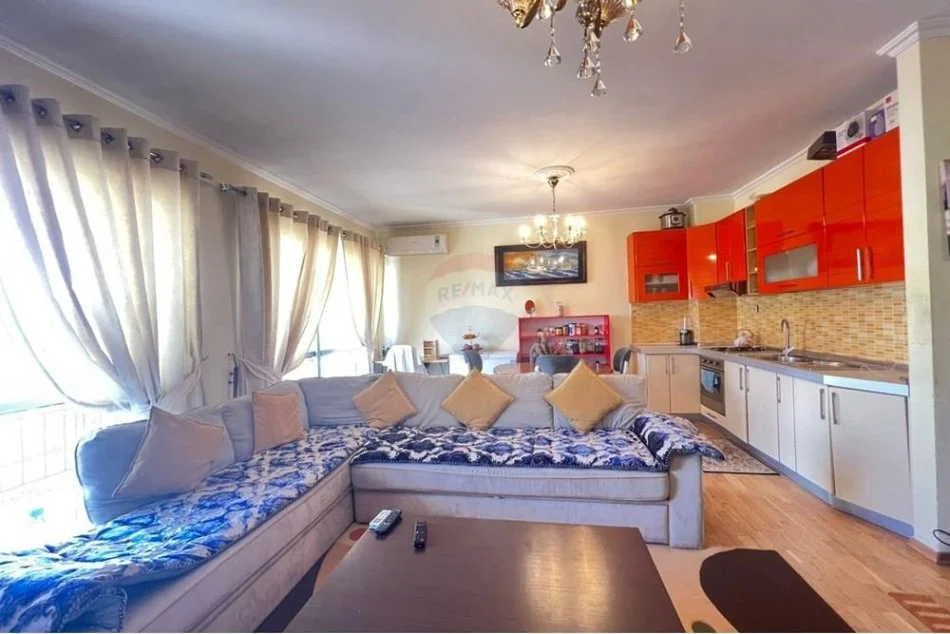 Tirane, shitet apartament 2+1+Aneks+Ballkon Kati 8, 132 m² 325.000 € (Rruga Fortuzi)