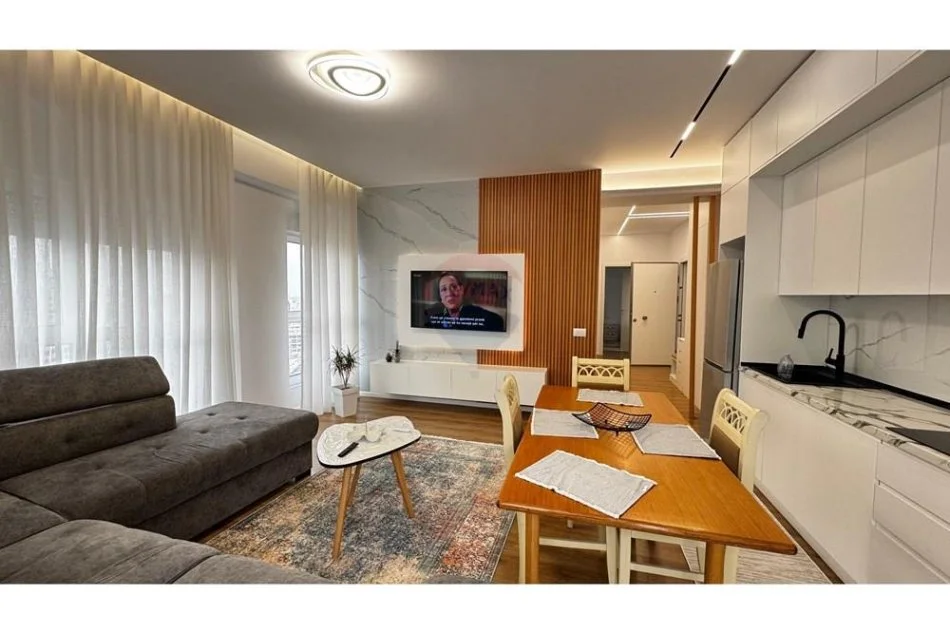 Tirane, jepet me qera apartament 2+1 Kati 6, 100 m² 600 € (Ali Demi)