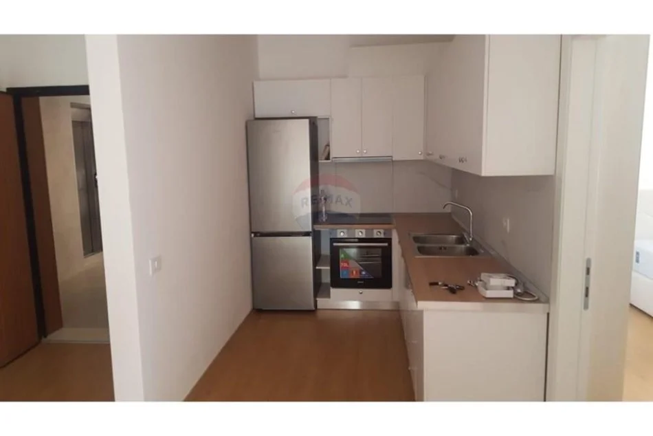 Tirane, jepet me qera apartament 2+1 Kati 3, 100 m² 600 € (Farmacia 10, Rruga e Dibres)