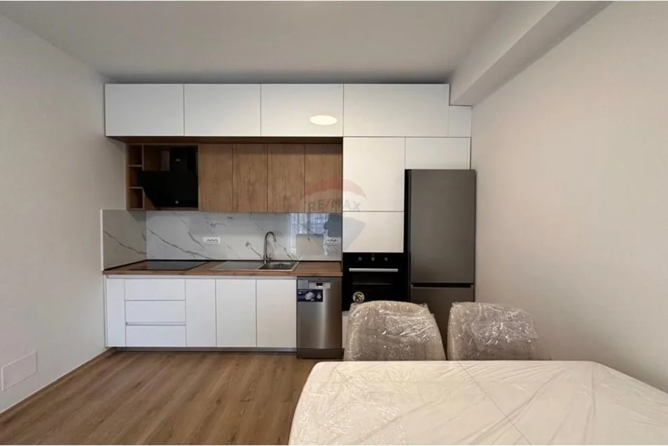 Tirane, jepet me qera apartament 1+1 Kati 6, 75 m² 550 € (Stacioni i Trenit, Bulevardi i Ri)