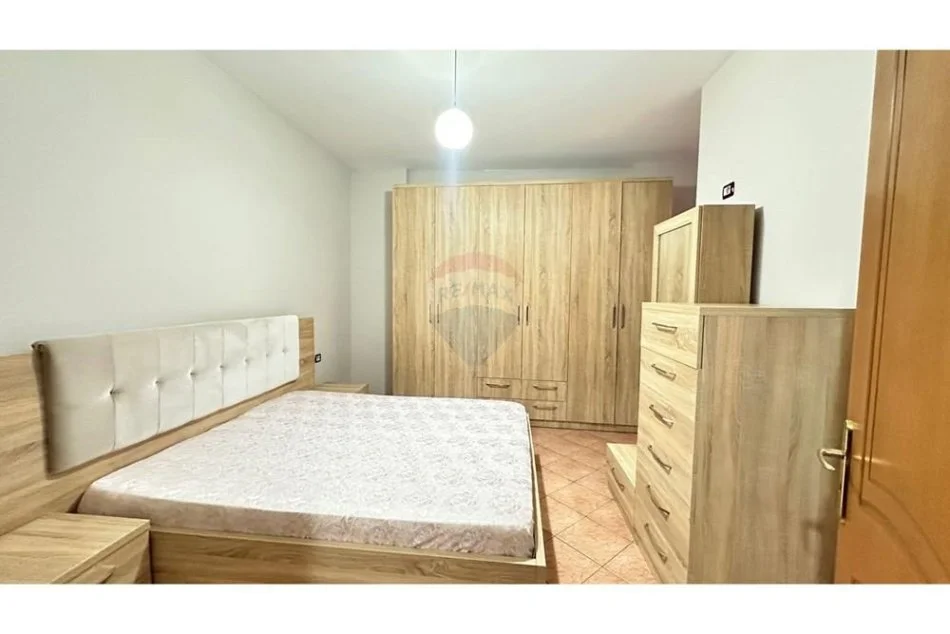 Tirane, jepet me qera apartament 2+1 Kati 6, 106 m² 650 € (Rruga e Kavajes, perballe Delijorgjit)