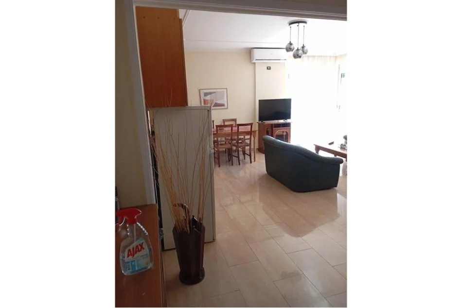 Tirane, jepet me qera apartament 1+1+Ballkon Kati 7, 65 m² 600 € (Abdyl frasheri, Bllok)