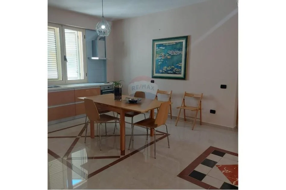 Vlore, shitet apartament+verande | Penthouse 2+1+Aneks+Ballkon , 185 m² 260.000 € (Lungomare)