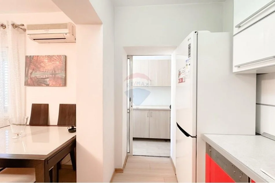 Tirane, jepet me qera apartament 2+1+Ballkon , 75 m² 600 € (Rruga e Kosovareve)